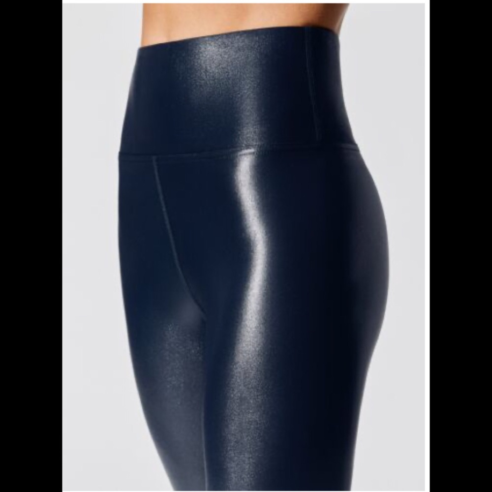 NWT 7/8 high waisted navy Takara leggings - Picture 3 of 6